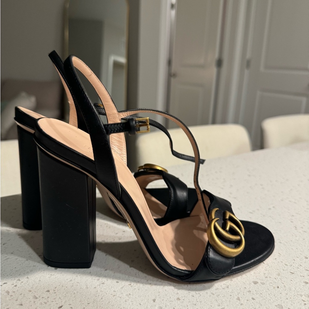 Gucci “WOMEN'S SANDAL WITH DOUBLE G” size 36.5
